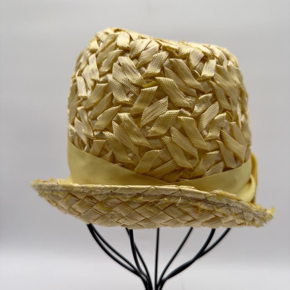 Vintage 1960s Ladies Union Made Straw Hat with Yellow Bow - Picture 3 of 8